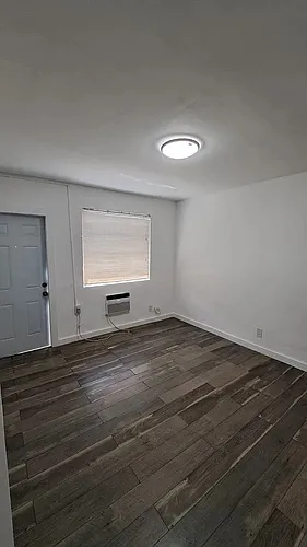 1703 Thomas St #4 Photo 1