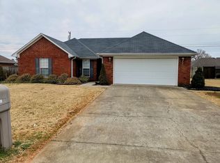 2307 Camden Cv, Muscle Shoals, AL 35661