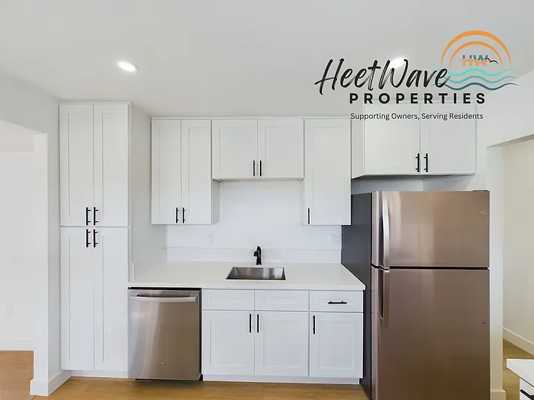 3284-3286 Luna Ave — Photo 6