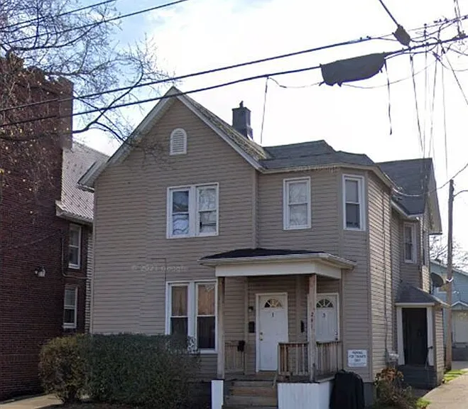 241 E 10th St #1 — Photo 3