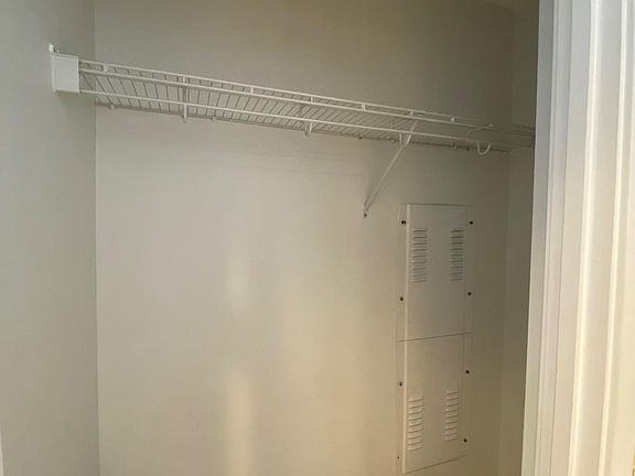 5th image of 250 King St Unit 450