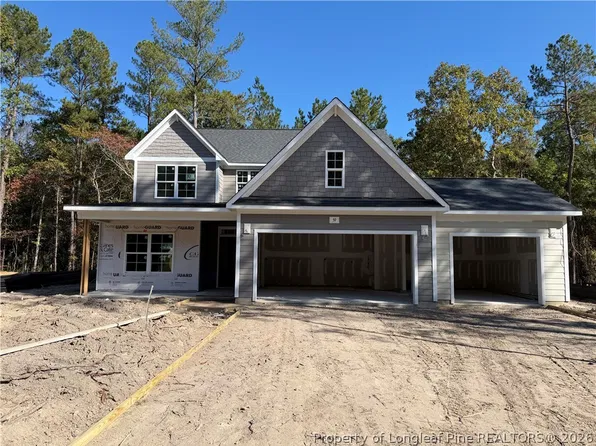 59 Little Valley Dr, Spring Lake, NC 28390