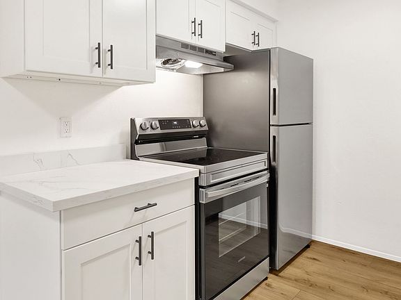 3rd image of 1471 Moore St #382