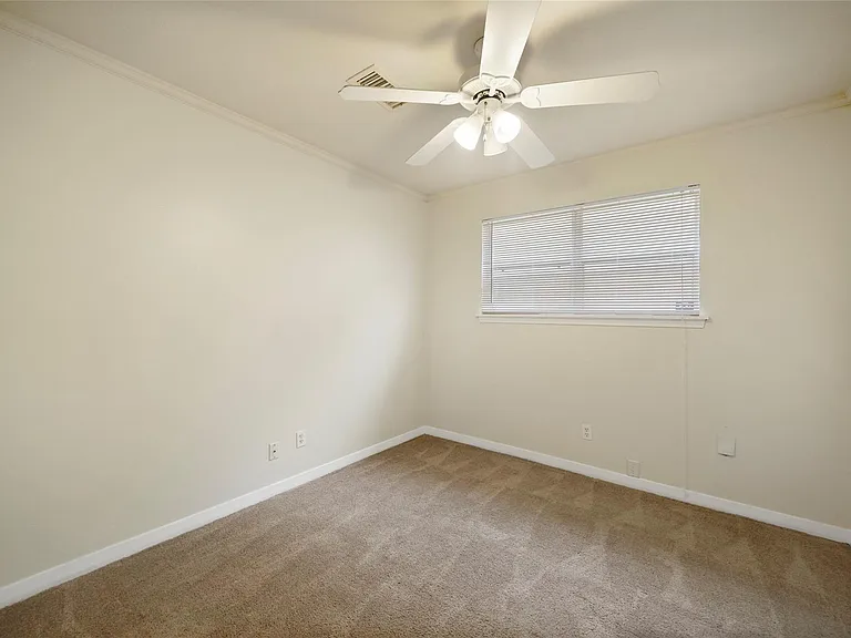 1807 Shadow Bend Dr — Photo 20