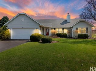 3800 Twin Oaks Dr, Wonder Lake, IL
