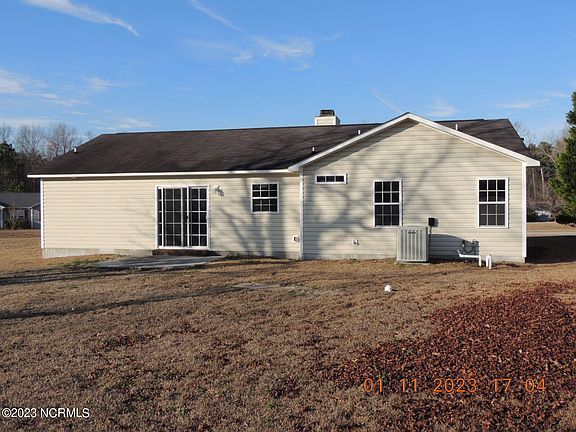 5th image of 162 Wheaton Dr