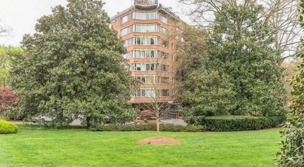 Building Photo - 4200 Cathedral Ave NW #509