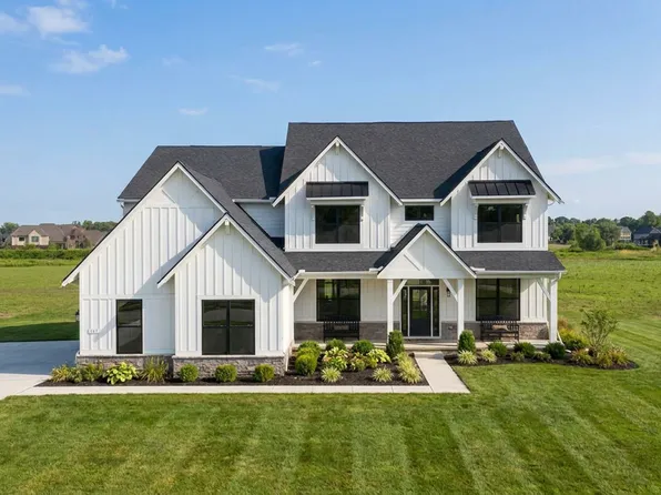 987 W Buell Rd, Oakland, MI 48363