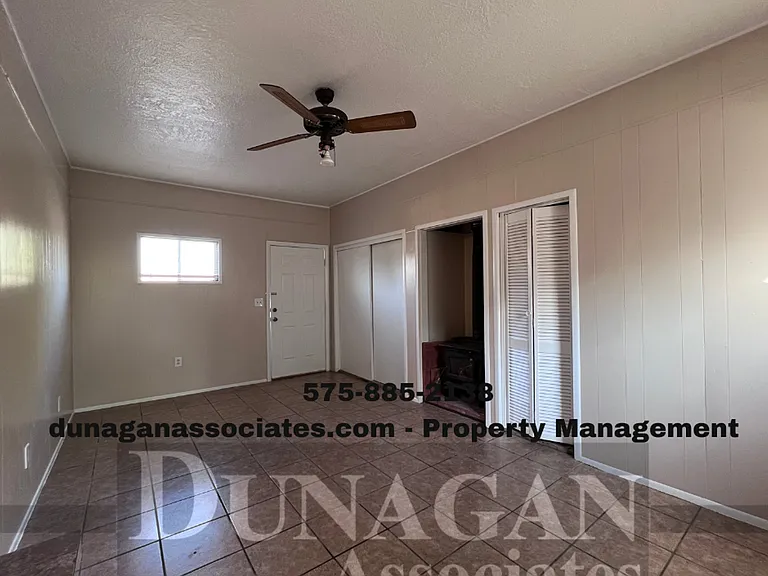 418 N Oak St — Photo 5