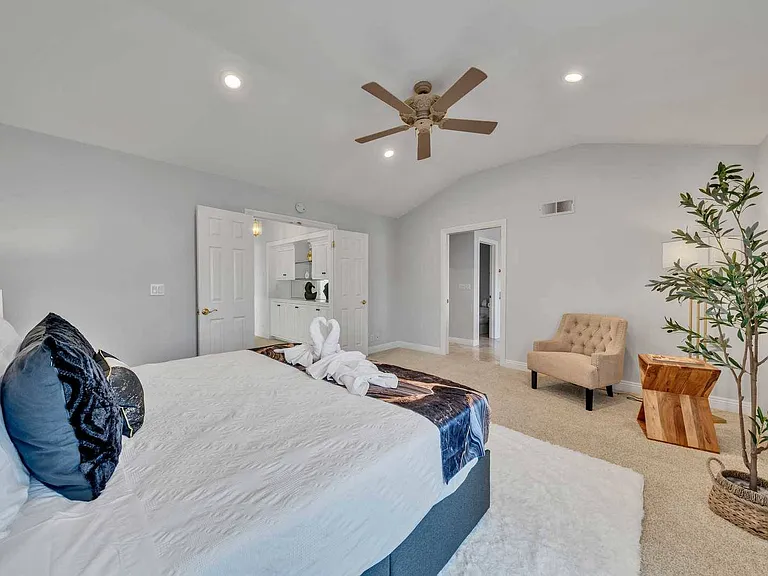 20 Coldbrook — Photo 11