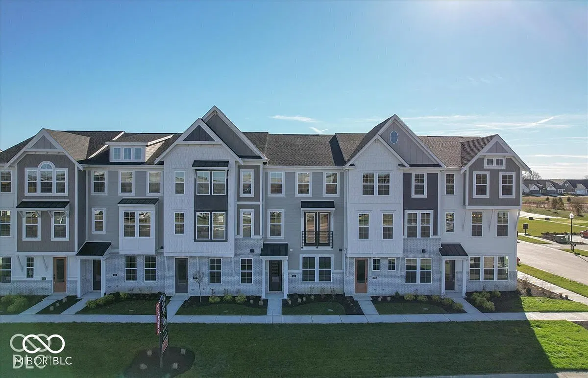 3 bed, 3.5 bath, 2144 sqft, $2,450 — Photo 1