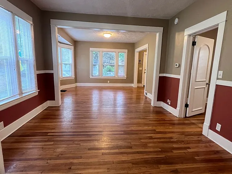 1040 Powers Ave NW — Photo 8