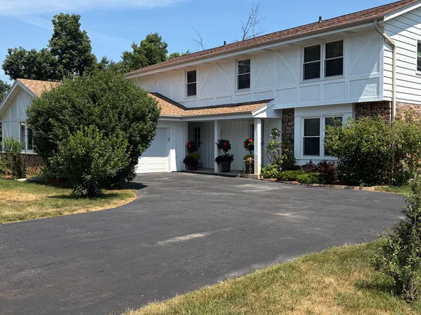 17635 Prince George Ct, Brookfield, WI 53045