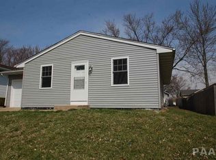 4409 W Castleton Rd, Peoria, IL 61615