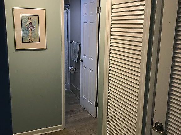 5th image of 6050 21st St N APT 9