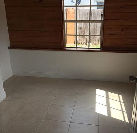 5th image of 4973 NE 19th Ter