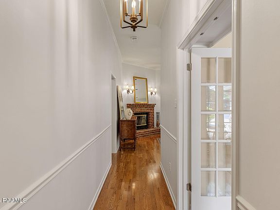 3rd image of 511 W 14th St