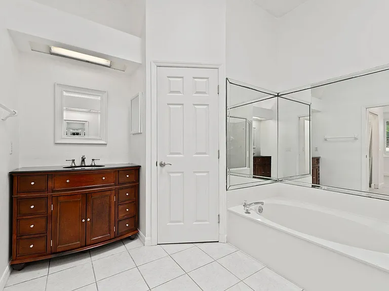 435 SW Jefferson Cir — Photo 28