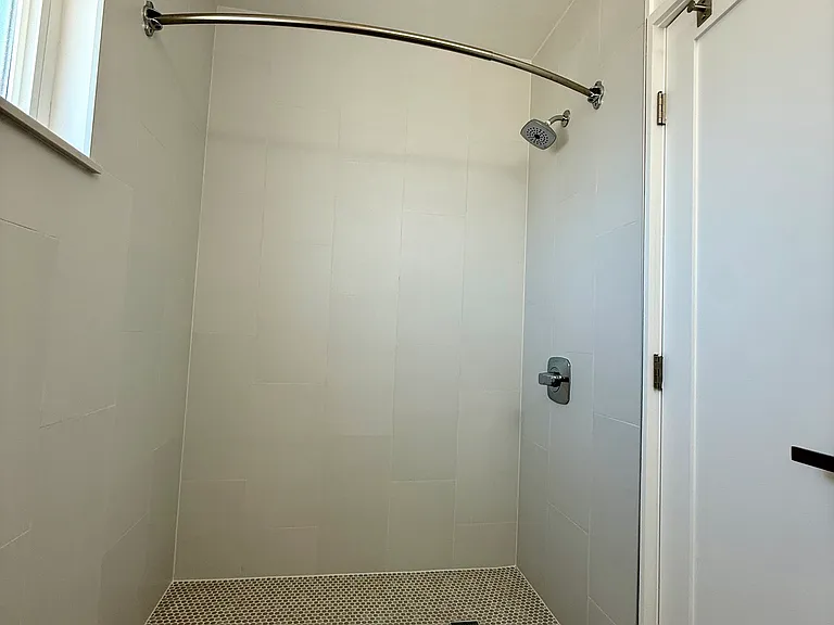 1662 W 2nd St #10 — Photo 8