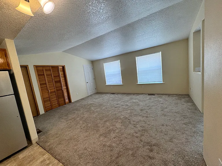 2646 SE 141st Ave — Photo 3