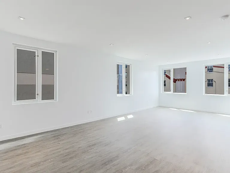 165 Vanderbilt Ave #A — Photo 7