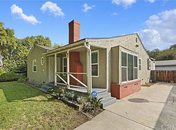 2nd image of 1837 Fremontia Dr
