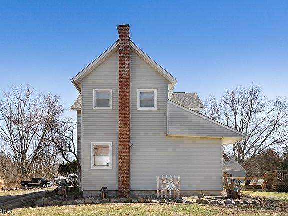 3rd image of 6686 Mahoning Ave NE