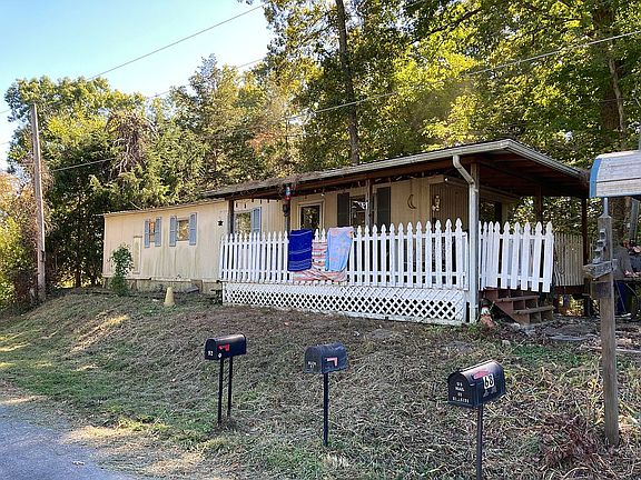 3rd image of 87 Hillside Cir