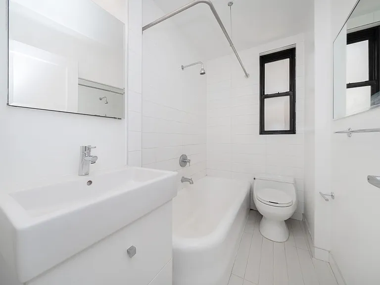 400 E 58th St #2G — Photo 11