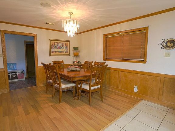5th image of 4109 Woody Ln