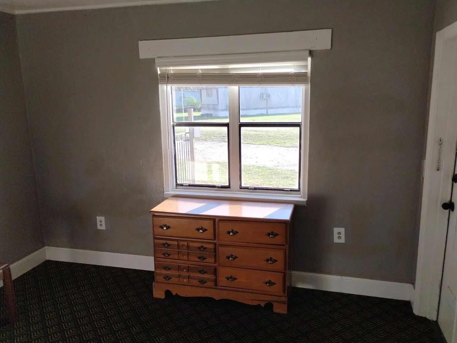 1 bed, $695 — Photo 1