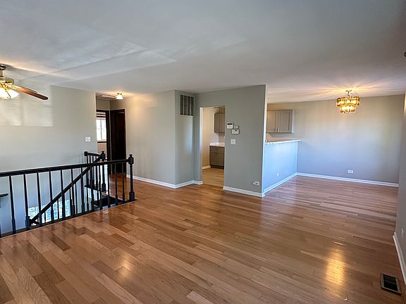 3rd image of 2055 Millpond Ln