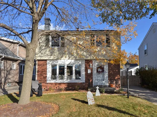 5664 North Lydell AVENUE, Whitefish Bay, WI 53217