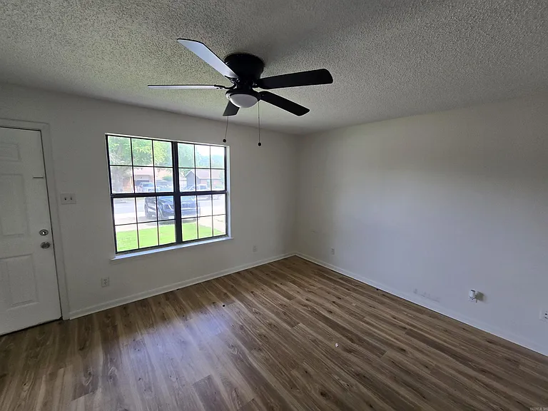 1204 S 1st St #5 — Photo 1
