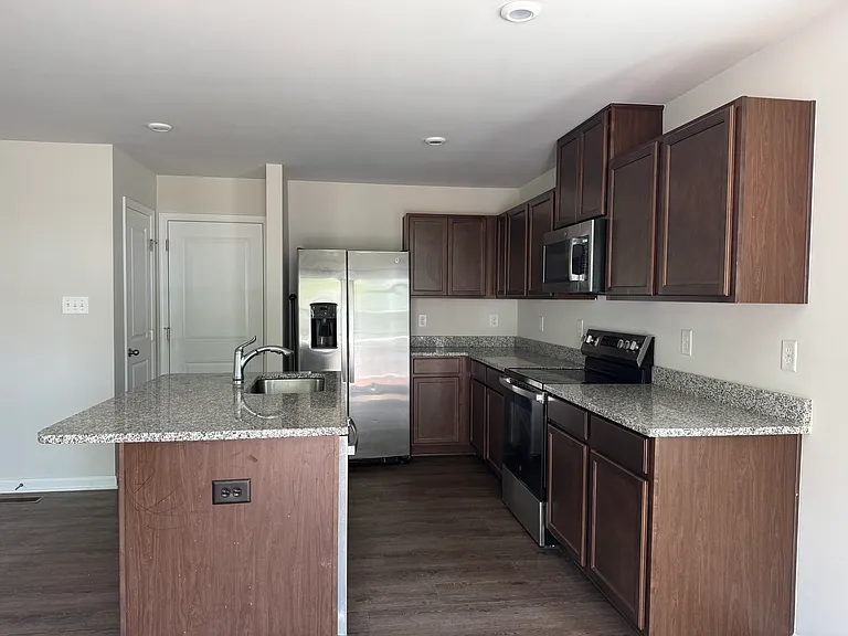 201 Thicket Dr — Photo 5