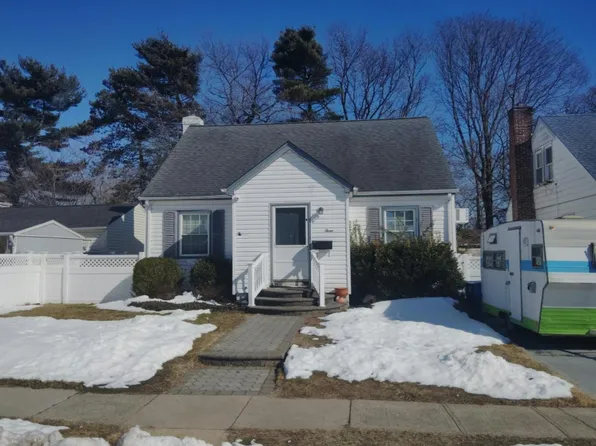 233 Jefferson St, Franklin Square, NY 11010