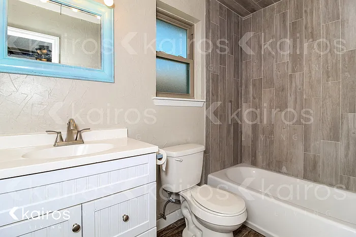8202 Laredo Trl — Photo 9