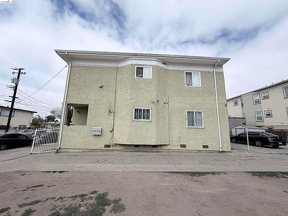 2nd image of 890 31st St