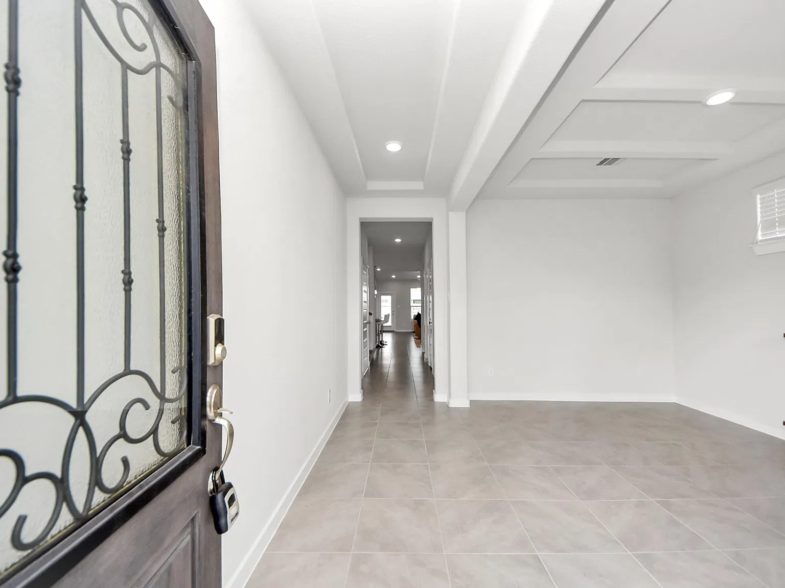 4 bed, 3.5 bath, 2617 sqft, $2,500 — Photo 3