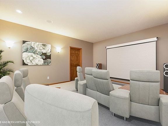 5th image of 932 Willow Ln