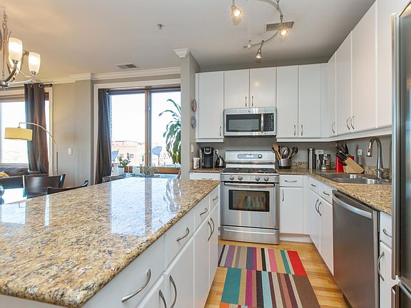 5th image of 1444 N Orleans St APT 6A