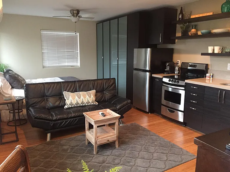 1005 Hermes Ave — Photo 1