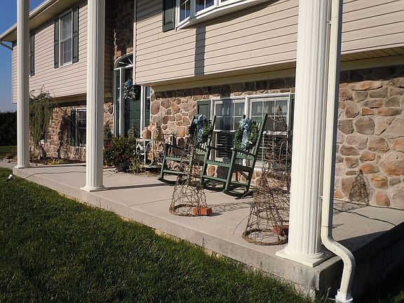 5th image of 1805 Oakridge Ct