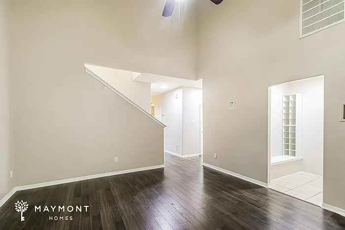 4 bed, 2.5 bath, 2048 sqft, $2,045 — Photo 4
