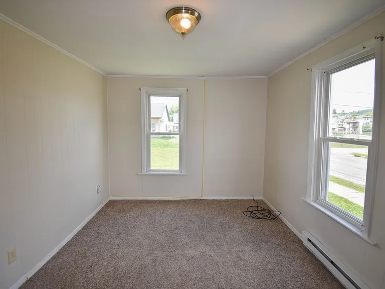 300 W Clinton St — Photo 3