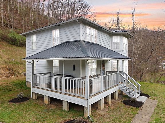 5th image of 9693 Lotts Creek Rd