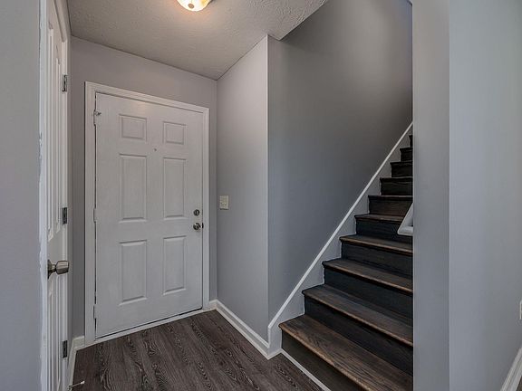 3rd image of 504 Loyce Ct