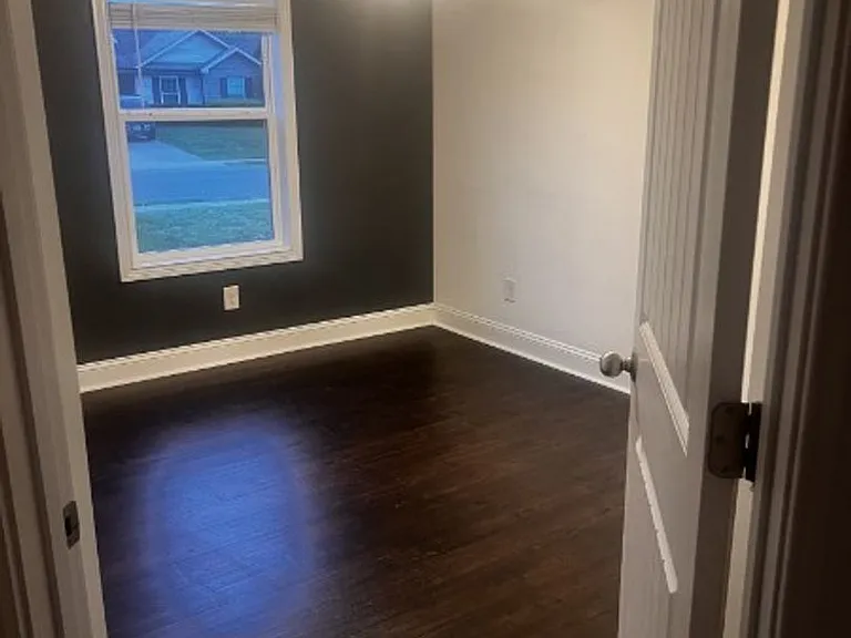 829 Shelton Cir — Photo 13