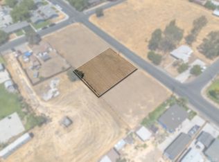 2 Jones St, Hanford, CA 93230