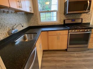 11426 Crestwood Dr S, Seattle, WA 98178